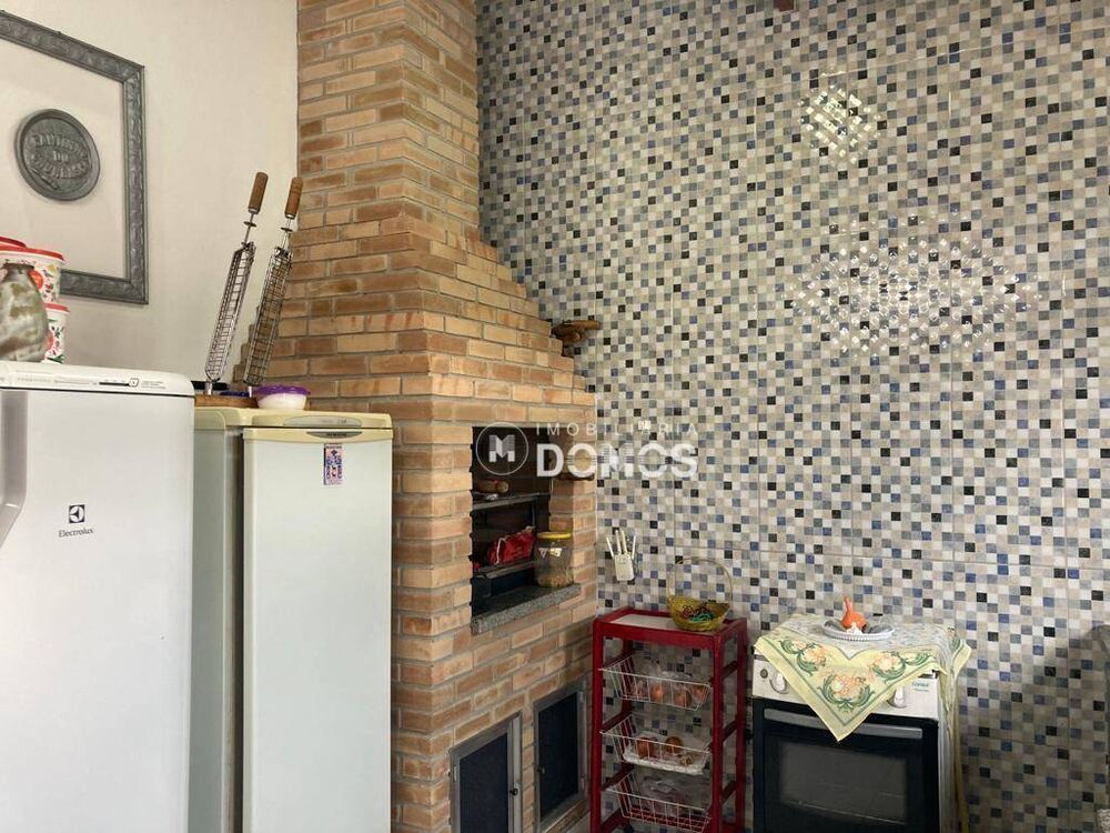 Casa à venda com 2 quartos, 160m² - Foto 3