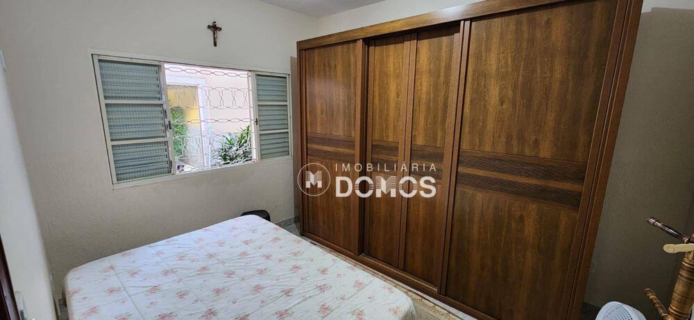 Casa à venda e aluguel com 3 quartos, 280m² - Foto 4