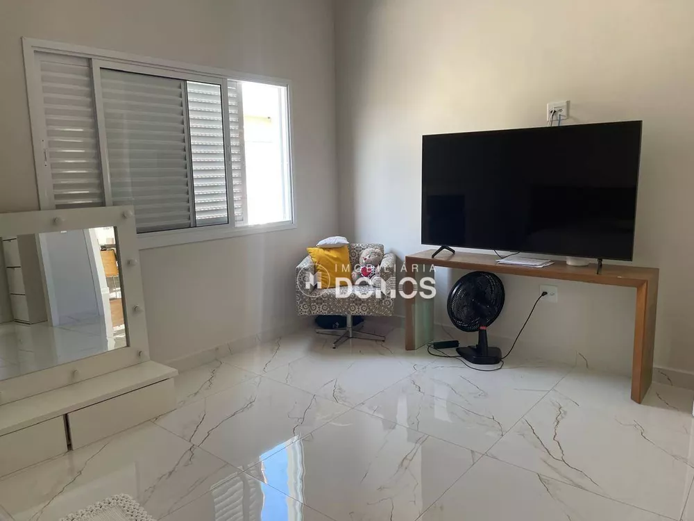 Casa à venda com 4 quartos, 350m² - Foto 8