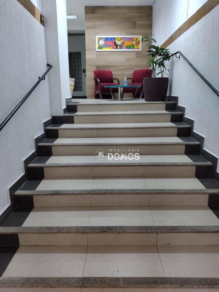 Apartamento à venda com 2 quartos, 85m² - Foto 2