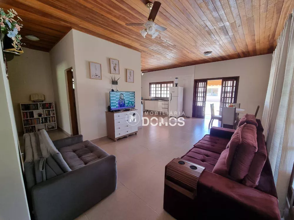 Sítio à venda com 3 quartos, 280m² - Foto 8