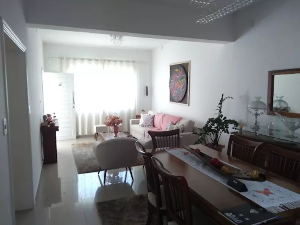 Casa, 3 quartos, 250 m² - Foto 2