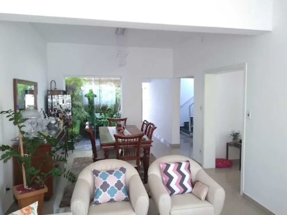 Casa, 3 quartos, 250 m² - Foto 4