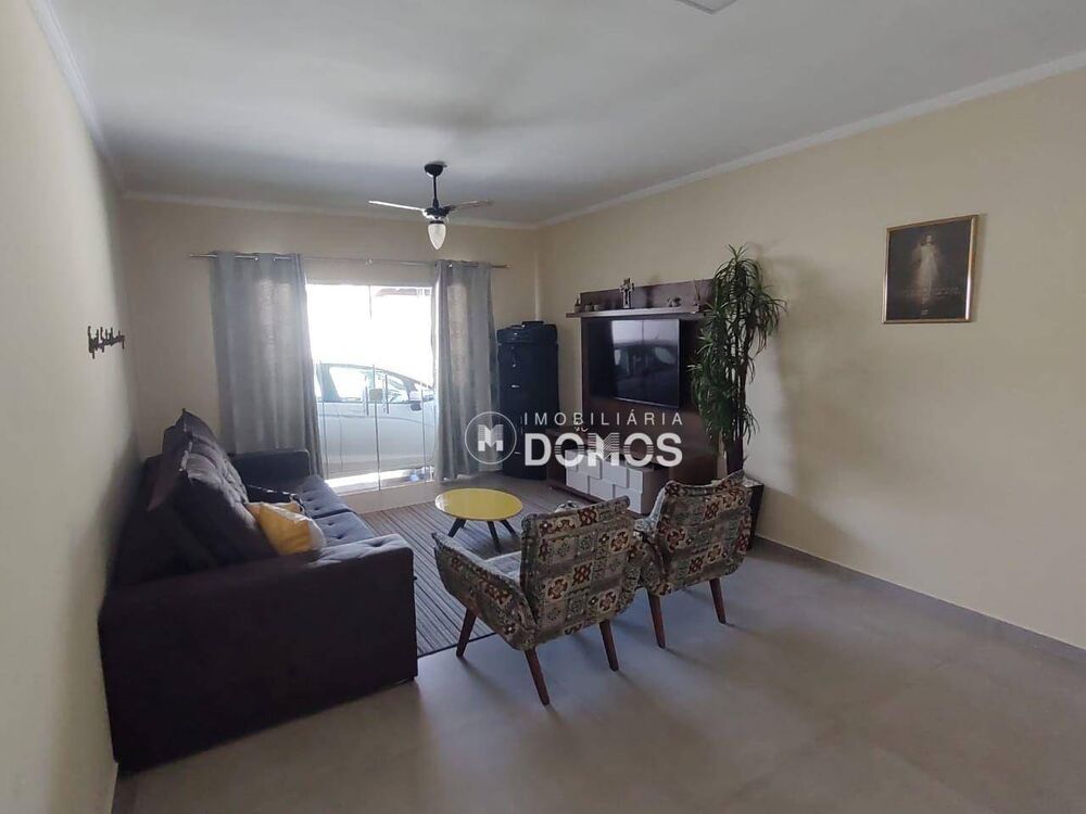 Casa à venda com 2 quartos, 140m² - Foto 3