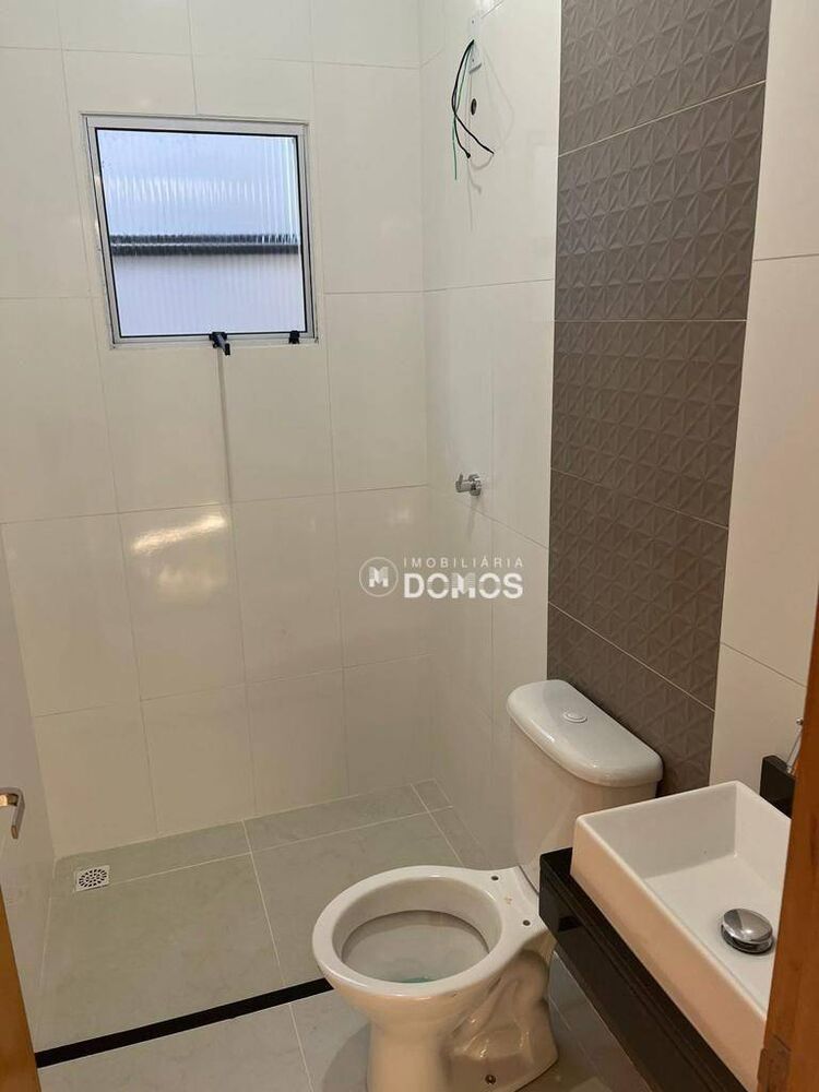 Casa à venda com 2 quartos, 90m² - Foto 4