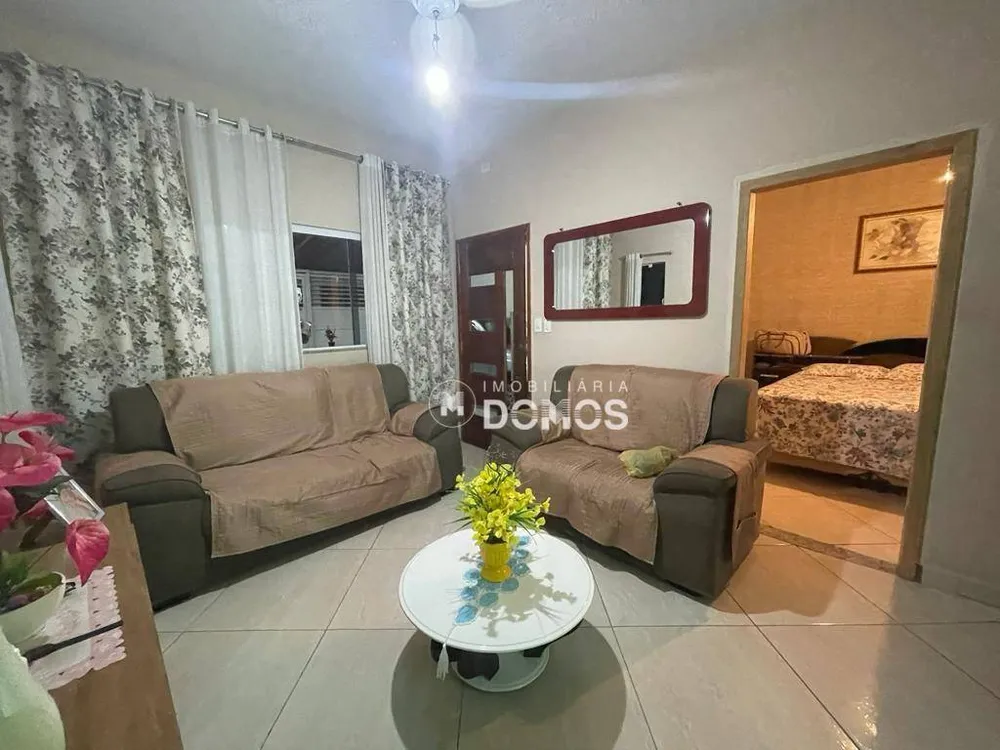 Casa, 3 quartos, 200 m² - Foto 1
