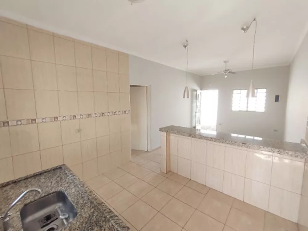 Casa à venda com 2 quartos, 90m² - Foto 4