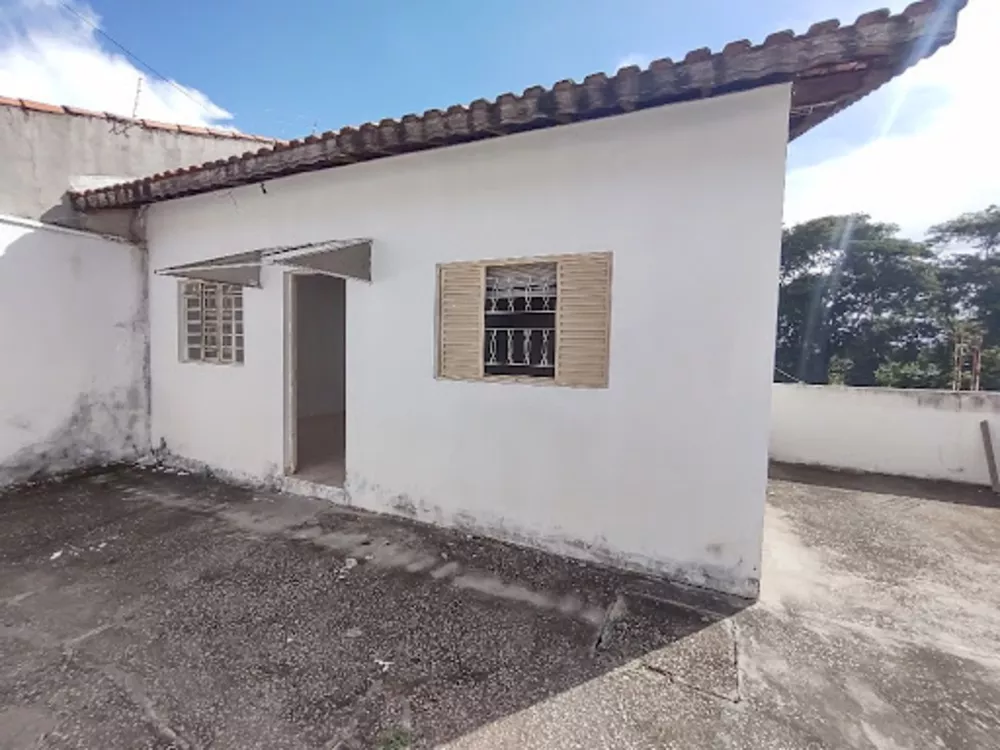 Casa à venda com 2 quartos, 90m² - Foto 2