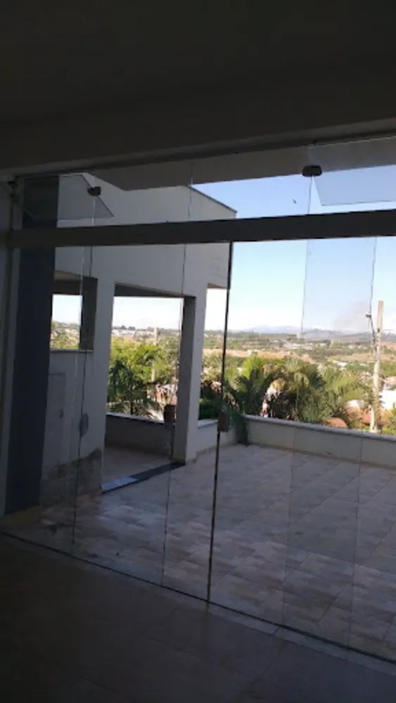 Casa à venda e aluguel com 3 quartos, 155m² - Foto 1