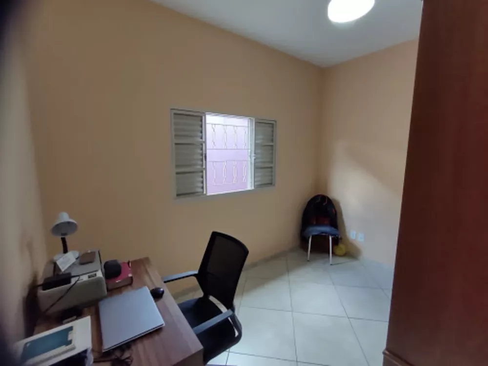 Casa à venda com 2 quartos, 100m² - Foto 3