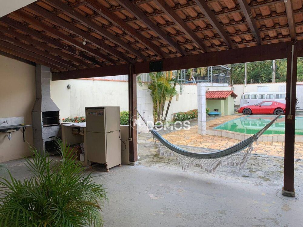 Casa à venda com 1 quarto, 100m² - Foto 1