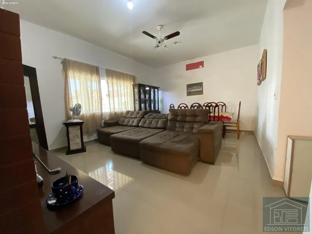 Casa, 3 quartos, 200 m² - Foto 1