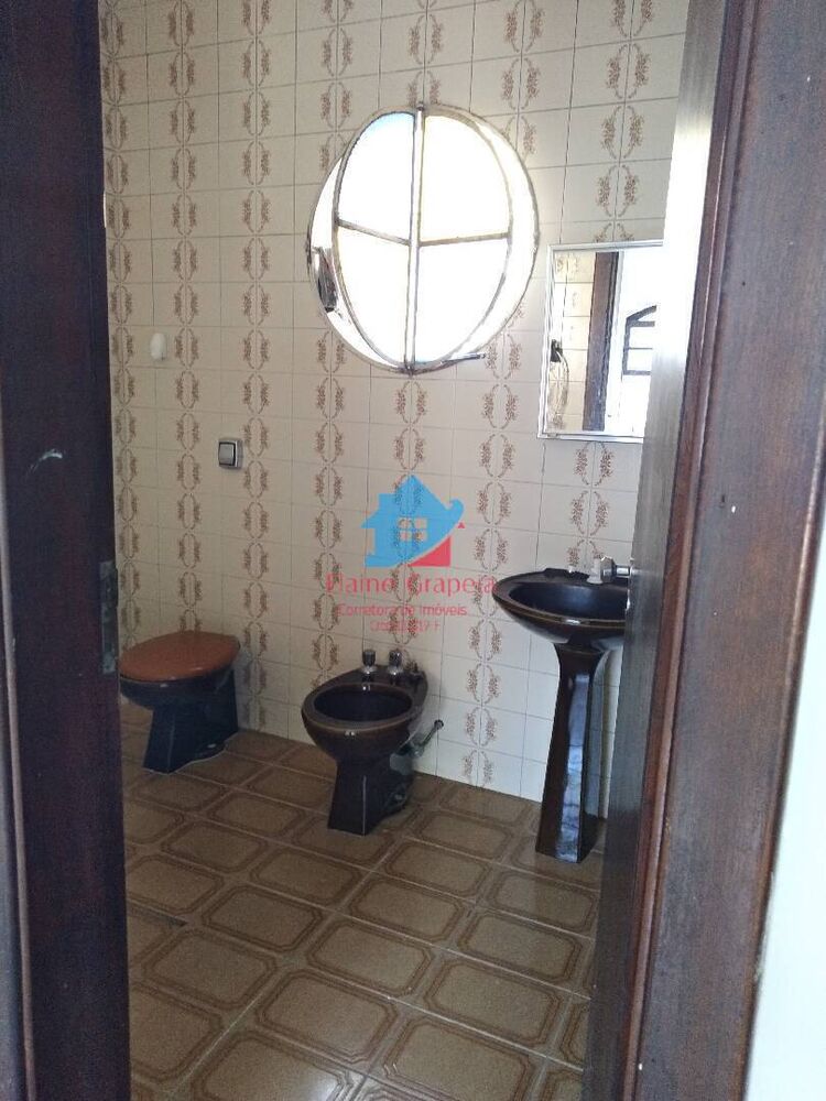 Casa para alugar com 3 quartos, 264m² - Foto 8