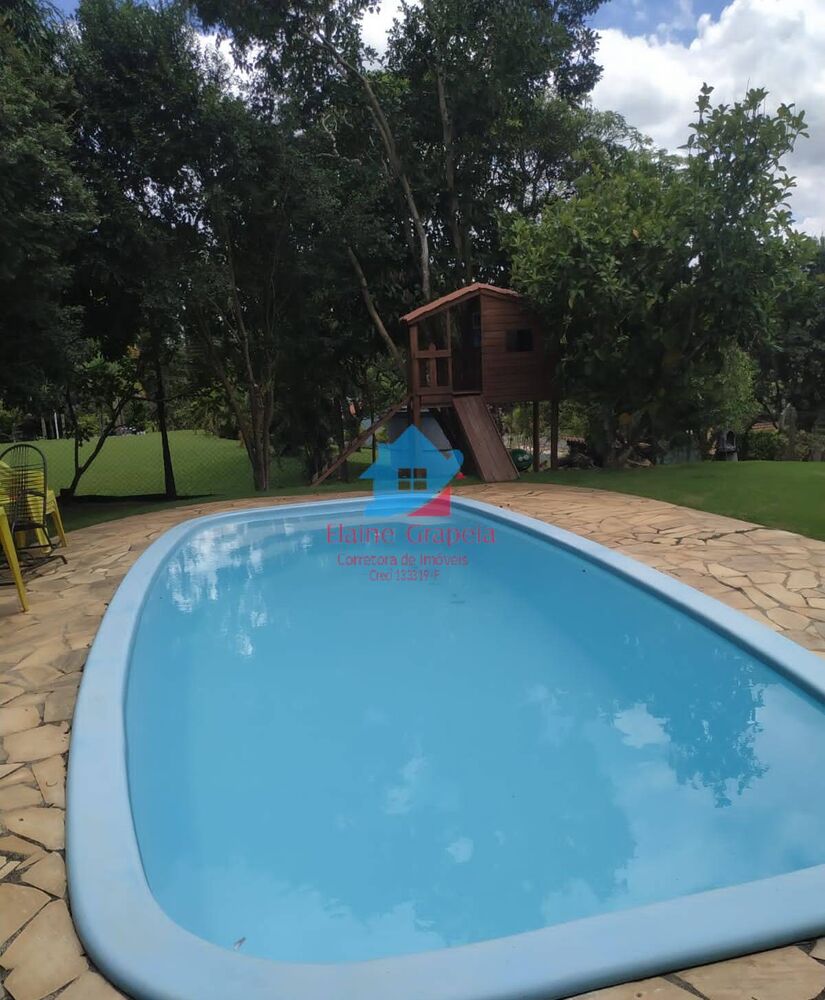 Casa à venda com 2 quartos, 75m² - Foto 1