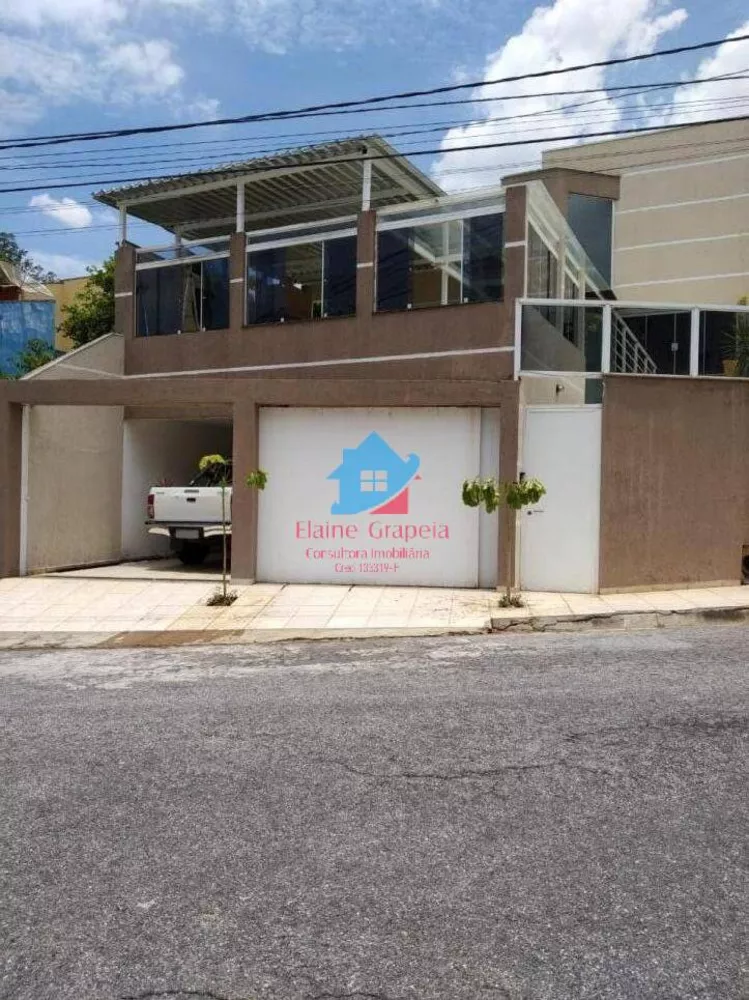 Casa à venda com 4 quartos, 350m² - Foto 1