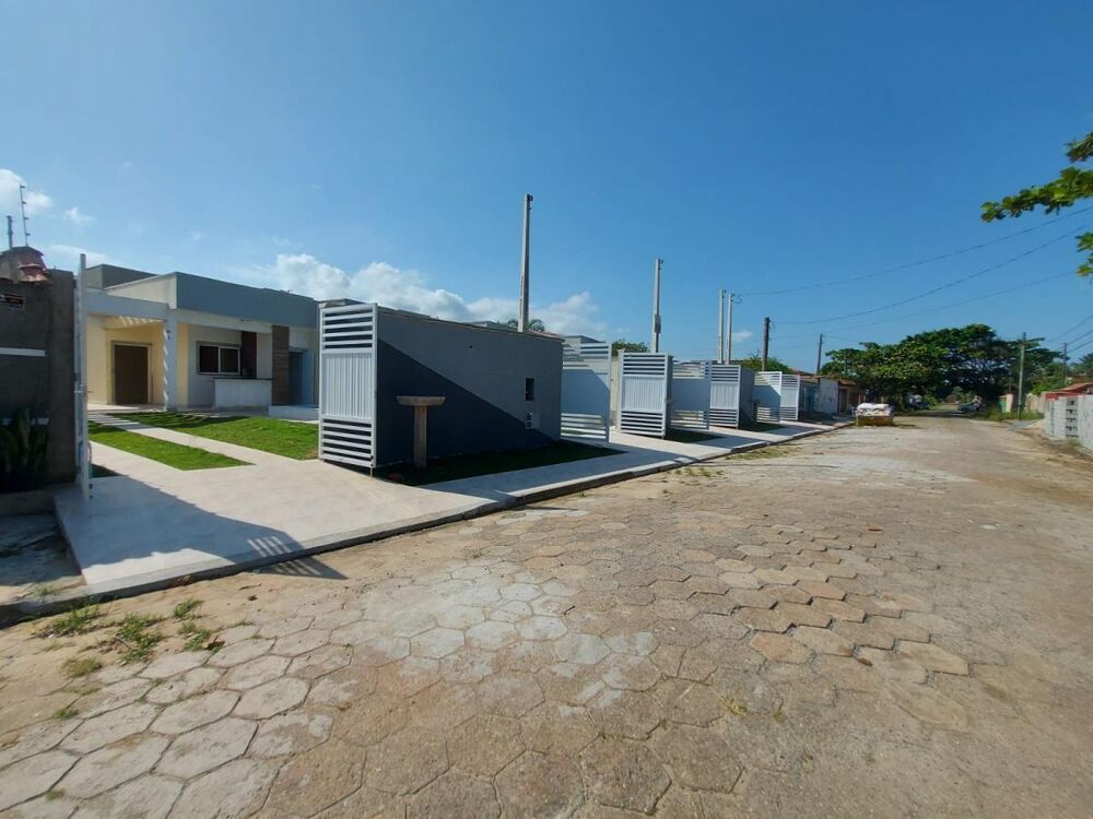 Casa à venda com 3 quartos, 324m² - Foto 1