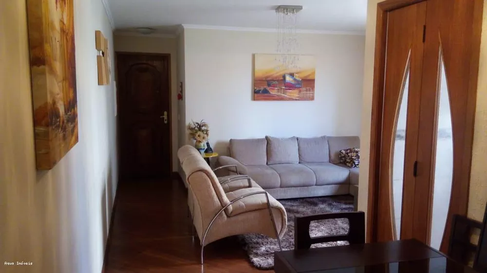 Apartamento à venda com 3 quartos, 70m² - Foto 2