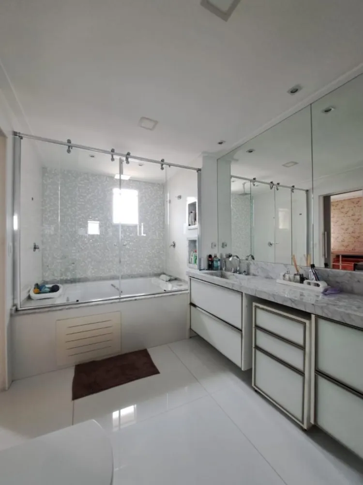 Cobertura, 3 quartos, 227 m² - Foto 8