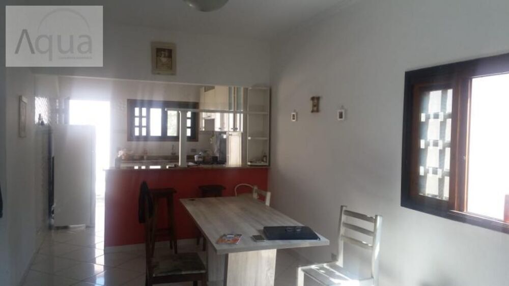 Casa à venda com 4 quartos, 250m² - Foto 3