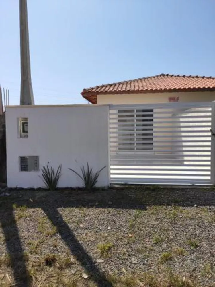 Casa à venda com 2 quartos, 125m² - Foto 1