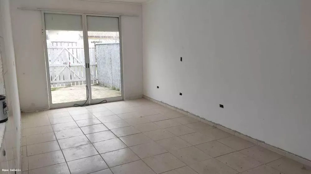 Casa à venda com 2 quartos, 125m² - Foto 2