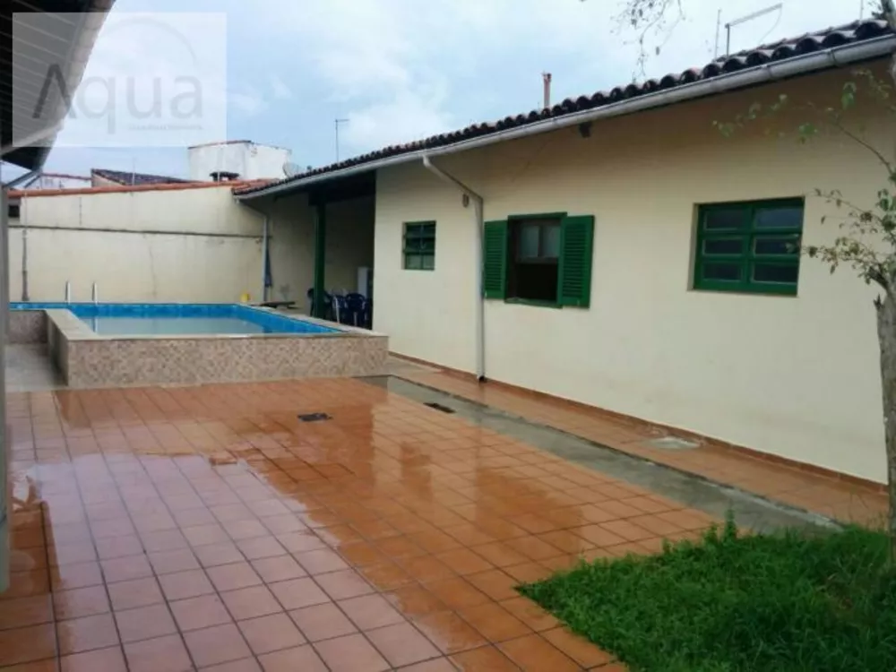 Casa à venda com 4 quartos, 600m² - Foto 2