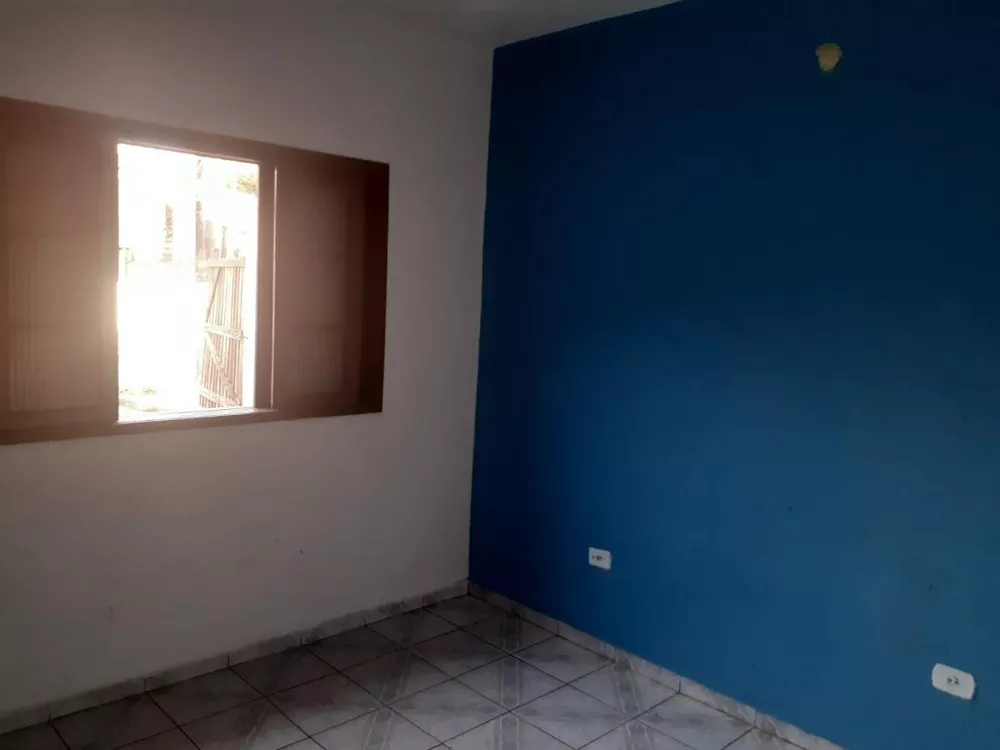 Casa à venda com 4 quartos, 250m² - Foto 3