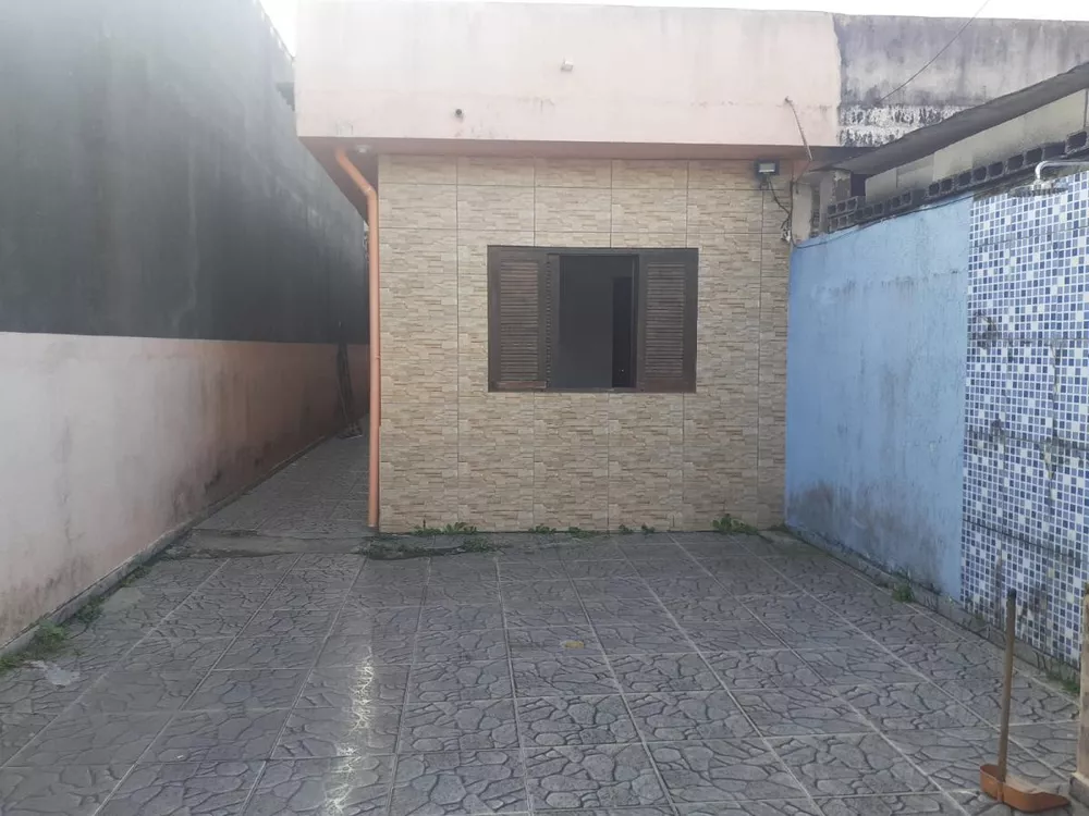 Casa à venda com 4 quartos, 250m² - Foto 1