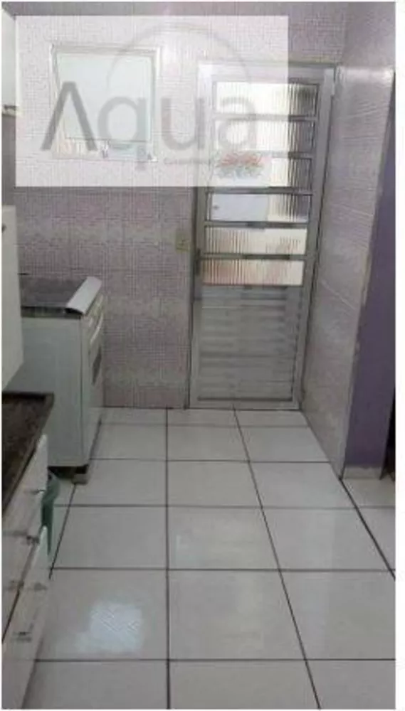 Casa à venda com 2 quartos, 200m² - Foto 3