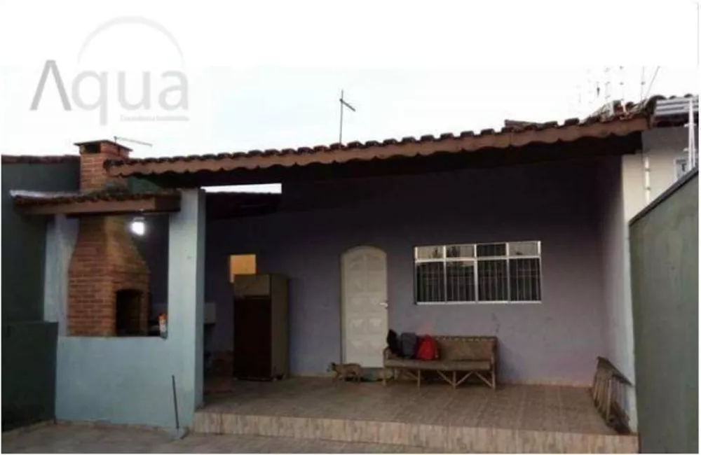 Casa à venda com 2 quartos, 200m² - Foto 1