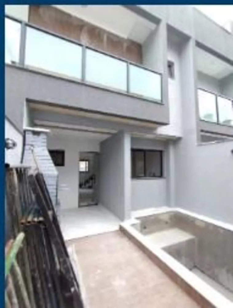 Casa à venda com 2 quartos, 89m² - Foto 1