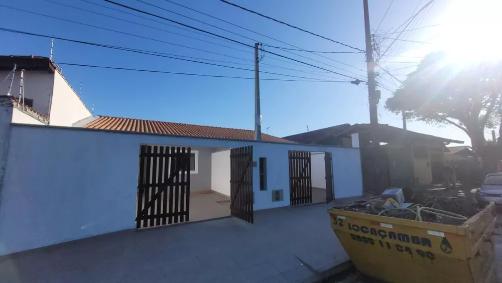 Casa à venda com 2 quartos, 198m² - Foto 1