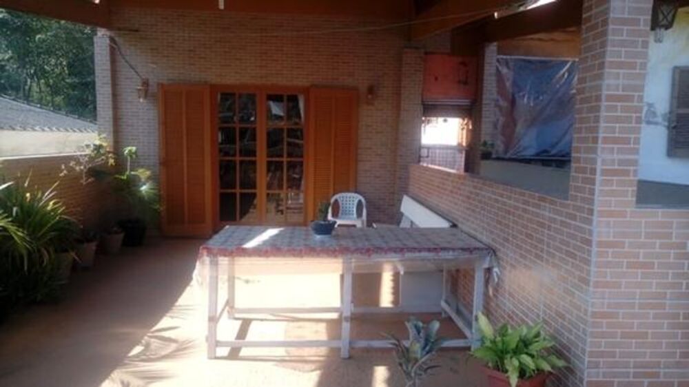 Casa à venda com 8 quartos, 1000m² - Foto 2
