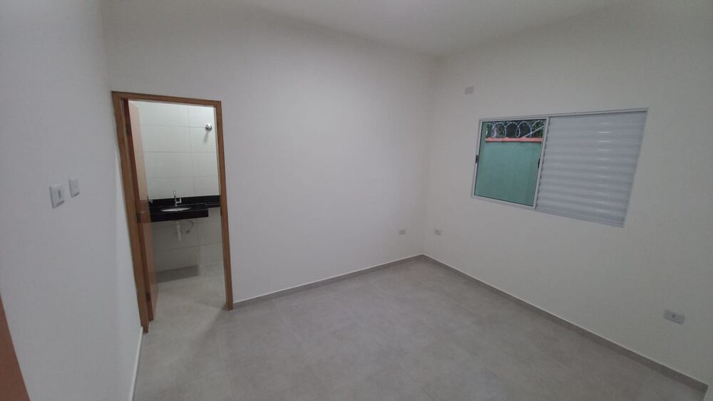 Casa à venda com 2 quartos, 169m² - Foto 4