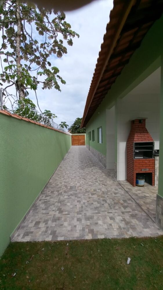 Casa à venda com 2 quartos, 169m² - Foto 1