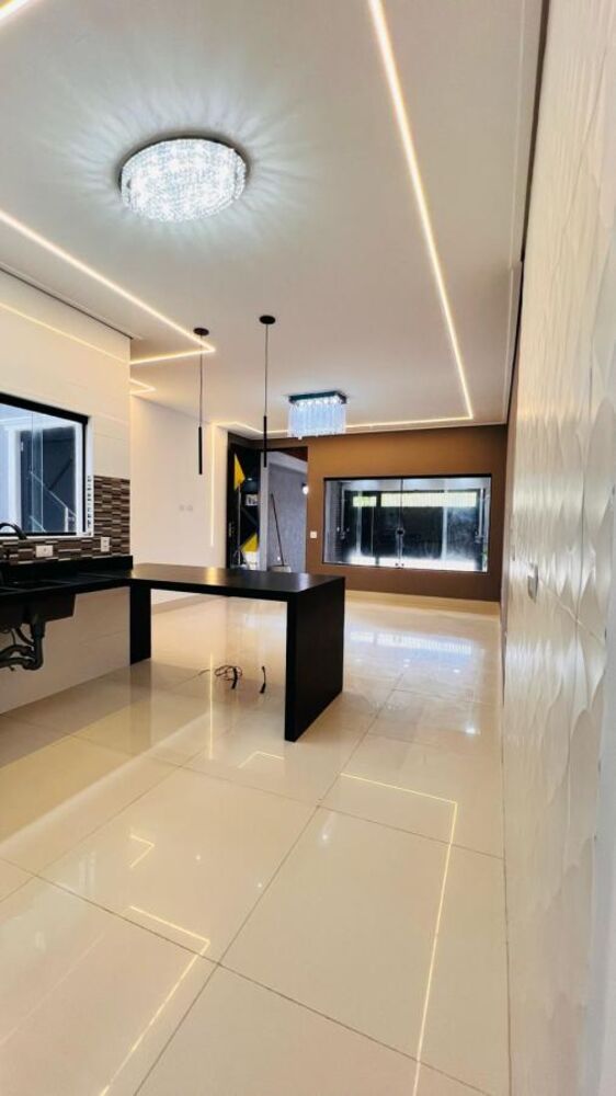 Casa à venda com 3 quartos, 115m² - Foto 1