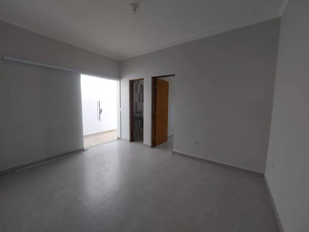 Casa à venda com 2 quartos, 125m² - Foto 2