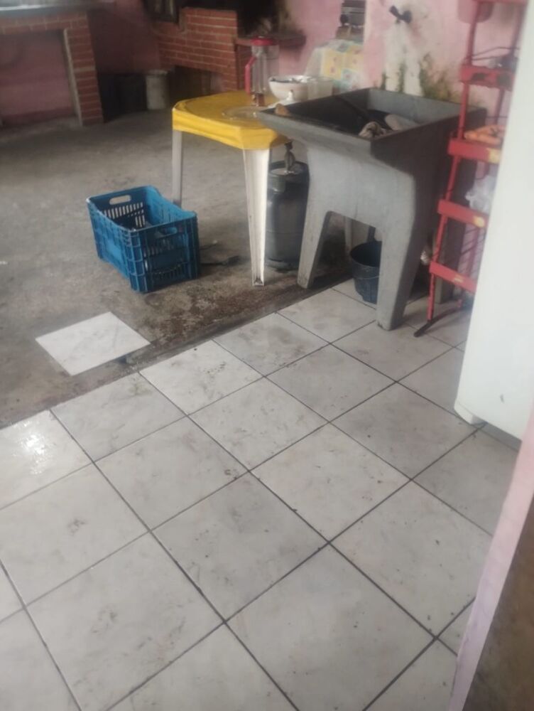 Casa à venda com 3 quartos, 312m² - Foto 1