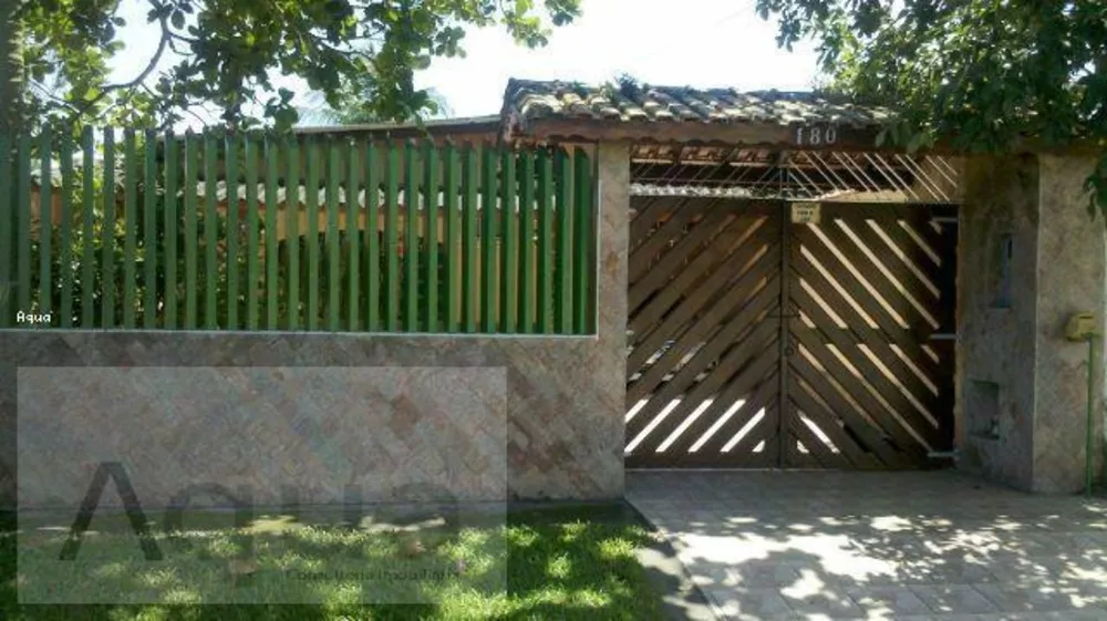 Casa à venda com 3 quartos, 300m² - Foto 2