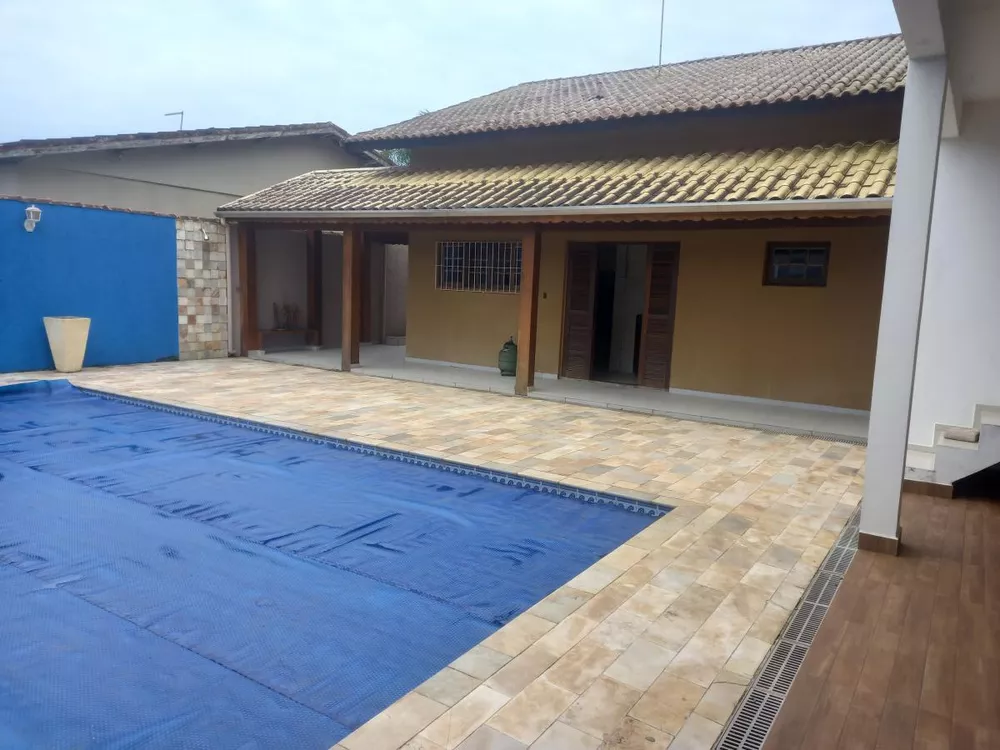 Casa à venda com 4 quartos, 409m² - Foto 1