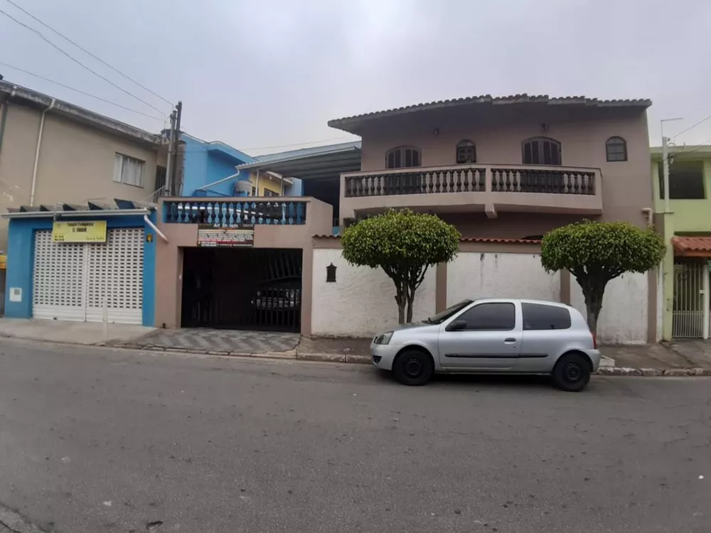 Casa à venda com 3 quartos, 151m² - Foto 1