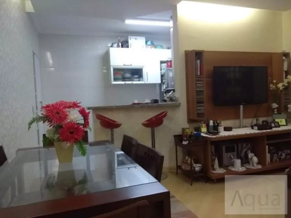 Apartamento à venda com 2 quartos, 67m² - Foto 4