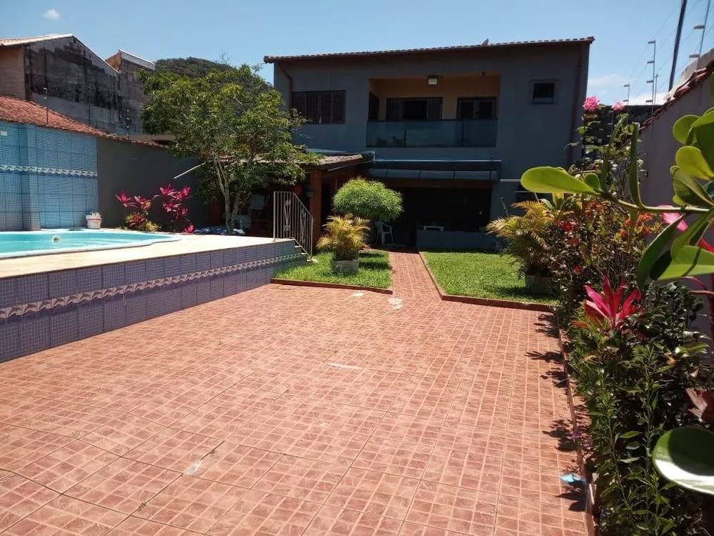 Casa à venda com 2 quartos, 250m² - Foto 1