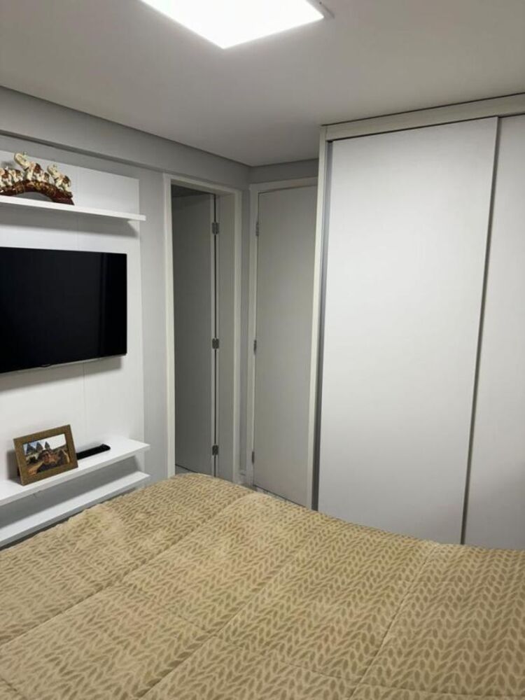 Apartamento à venda com 3 quartos, 114m² - Foto 2