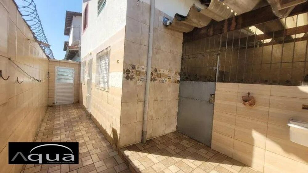 Casa à venda com 2 quartos, 46m² - Foto 5