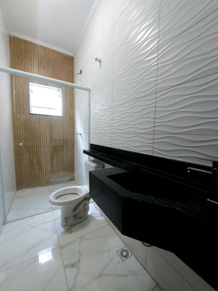 Casa à venda com 3 quartos, 95m² - Foto 1