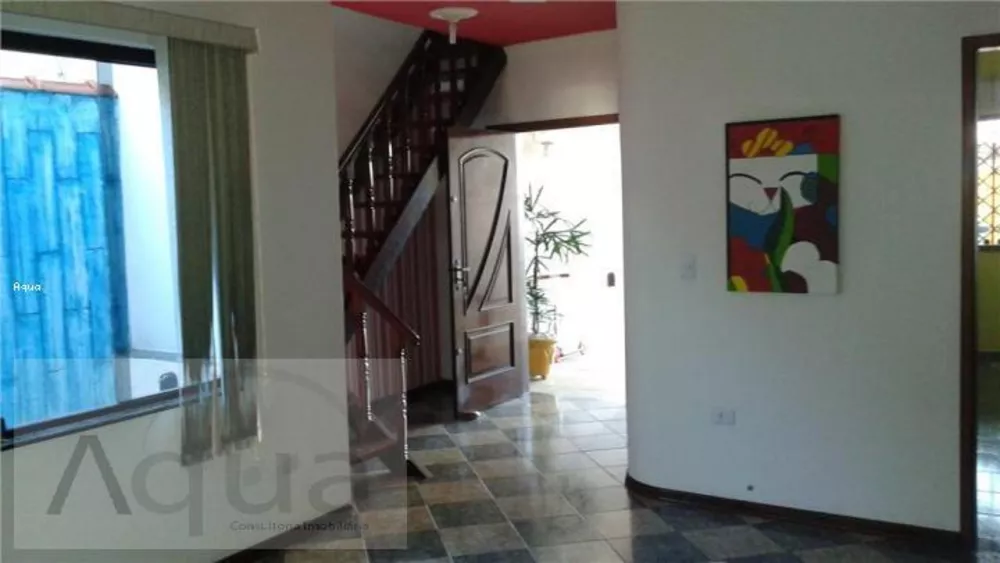 Casa à venda com 3 quartos, 211m² - Foto 5