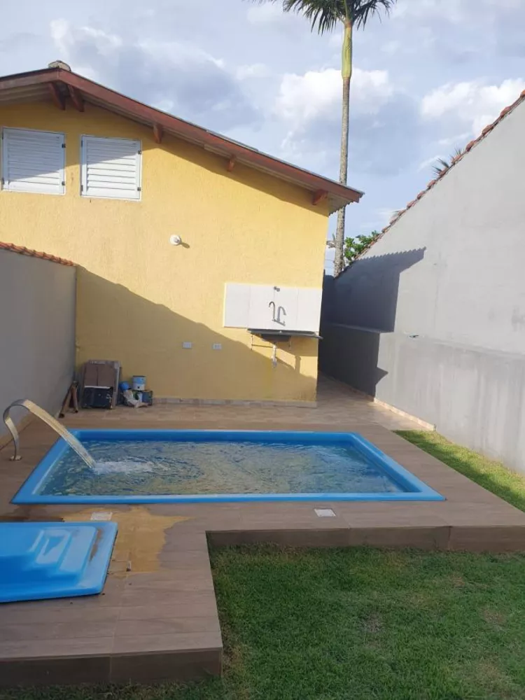 Casa à venda com 2 quartos, 160m² - Foto 1