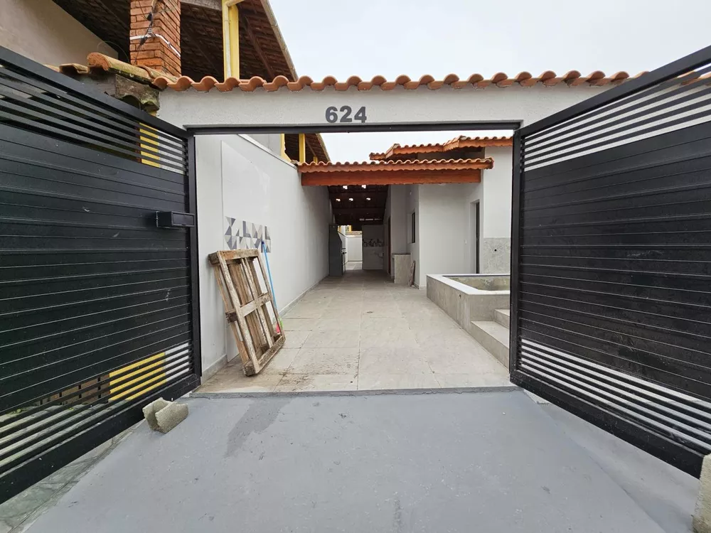 Casa à venda com 2 quartos, 126m² - Foto 1