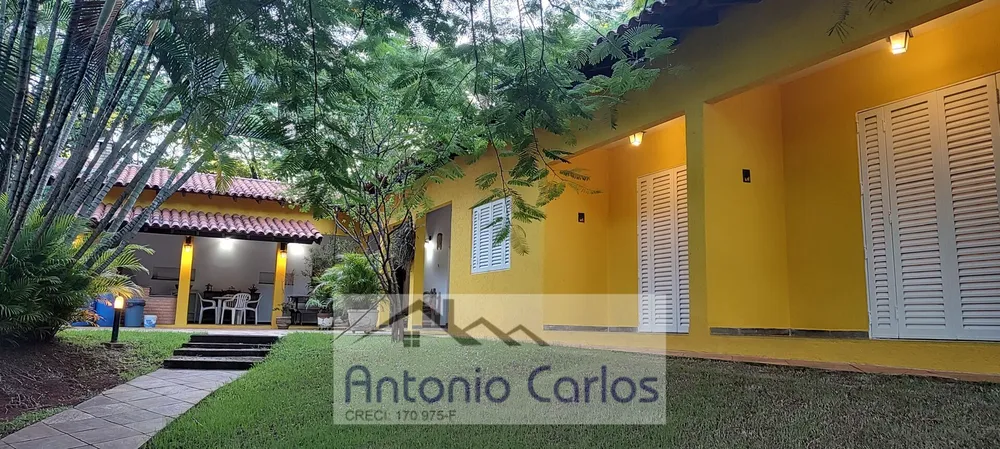 Chácara, 3 quartos, 1347 m² - Foto 1